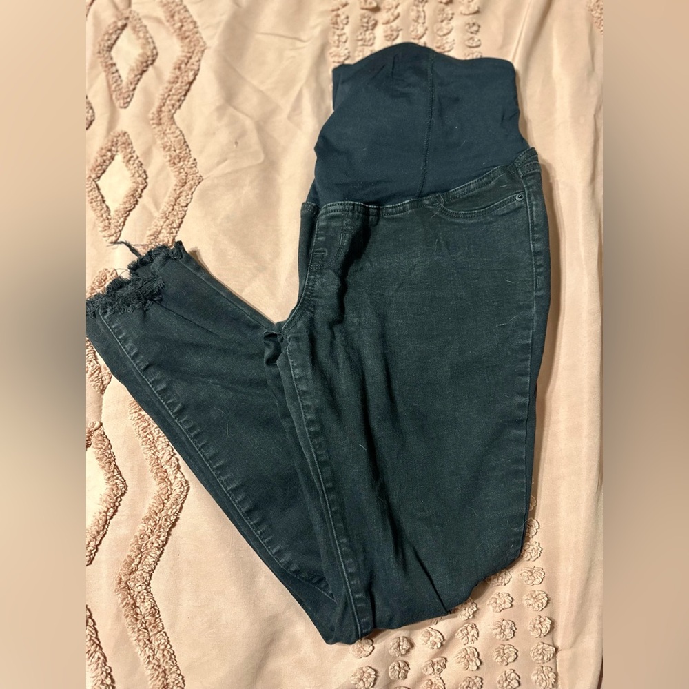 Distressed Black Maternity Jeans – Size 6‎